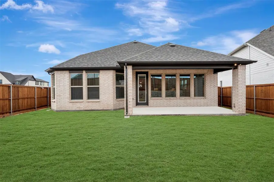 Exterior details and patio area of a home in Aster Park, McKinney (Image 3).