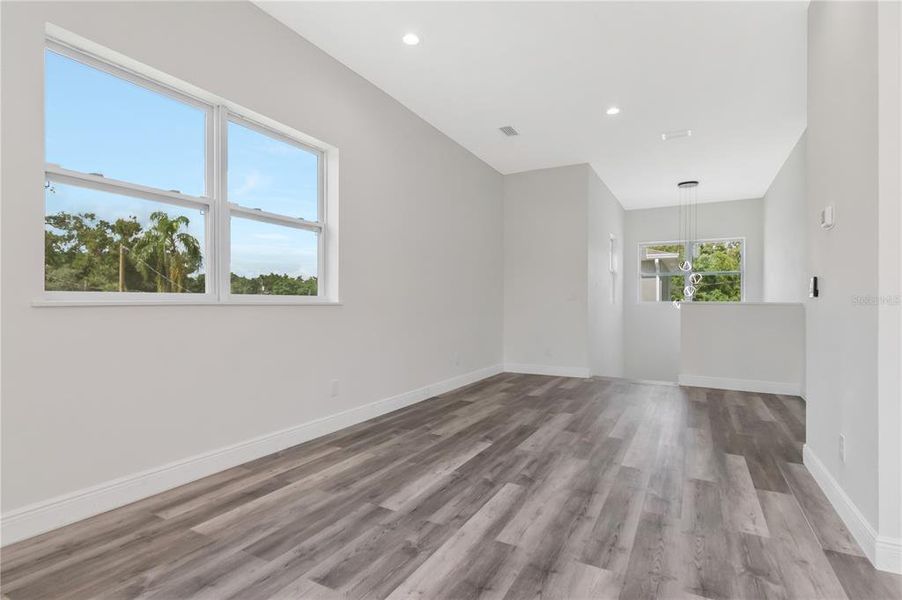 Spacious, unfurnished interior of a new home in , Tampa (Image 29).