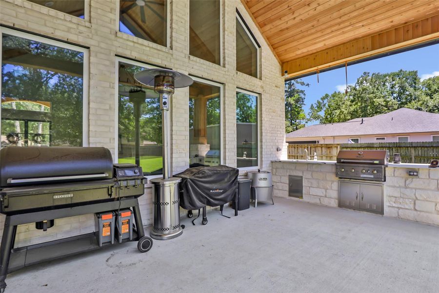 Large Back Porch with Outdoor Kitchen