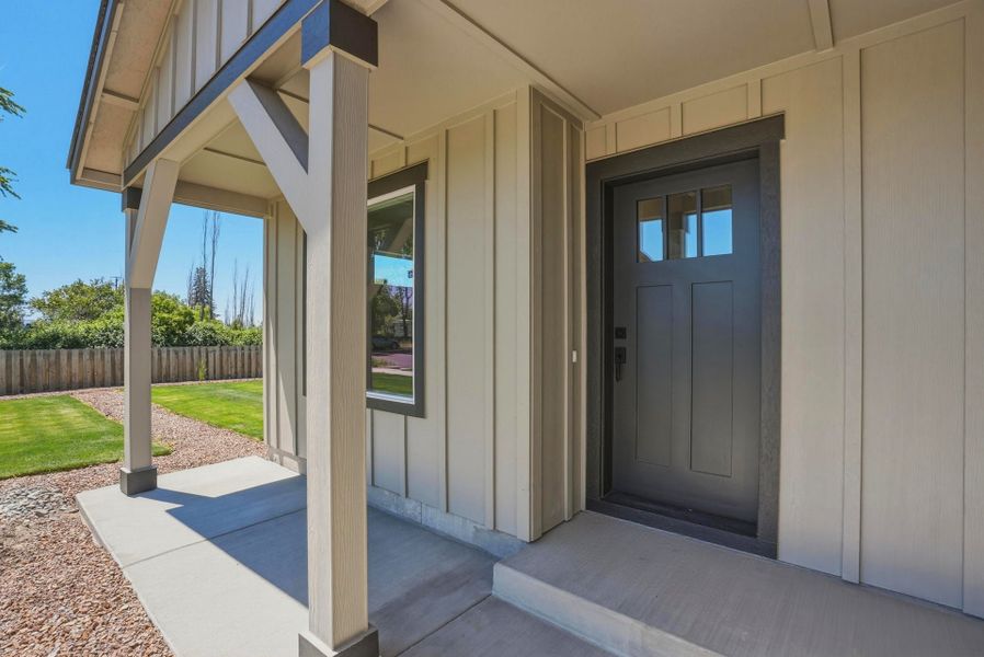 Exterior details and patio area of a home in Willowbrook, Madras (Image 29).