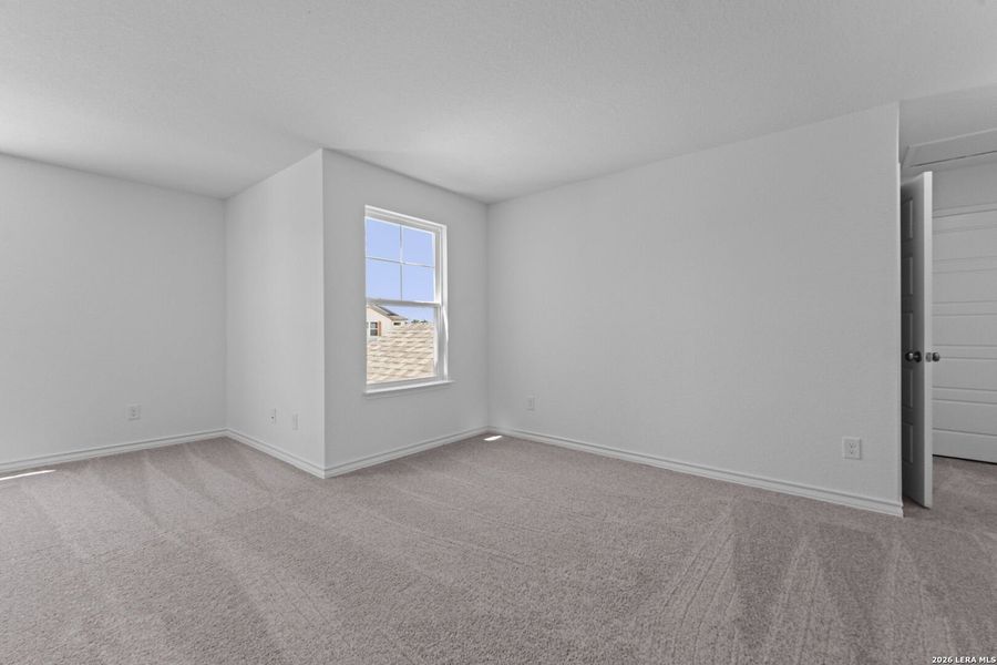 Spacious, unfurnished interior of a new home in Corley Farms, Boerne (Image 33).