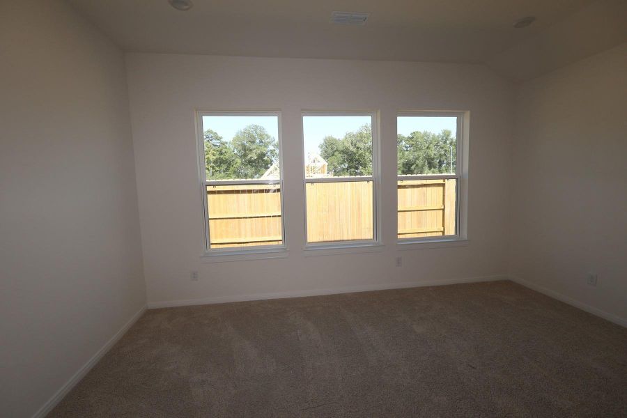 Spacious, unfurnished interior of a new home in Sundance Cove Lakeside - Overlook View Collection, Crosby (Image 8).