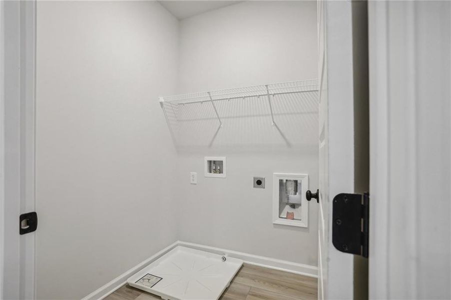 Spacious, unfurnished interior of a new home in Ponderosa Farms Reserve, Gainesville (Image 56).