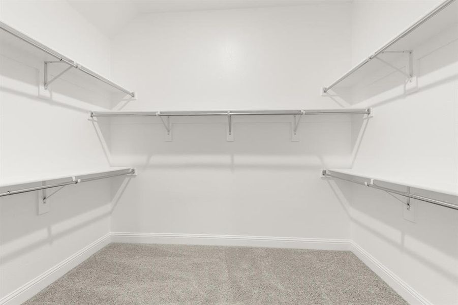 36. 2825 Somerset Lane - Closet