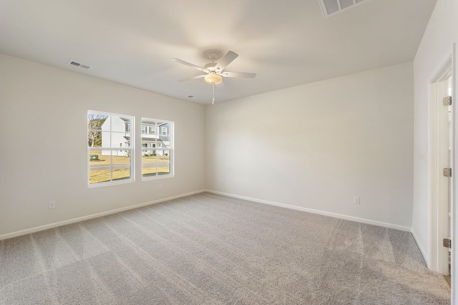 Spacious, unfurnished interior of a new home in Burke Estates, Chesnee (Image 22).