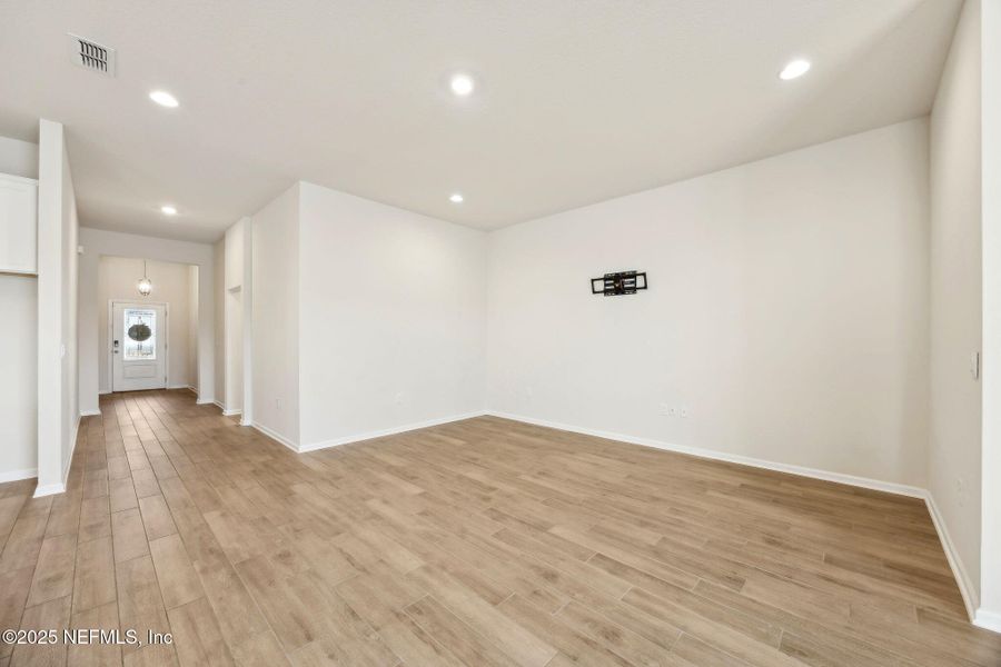 Spacious, unfurnished interior of a new home in River Glen, Yulee (Image 20). Spacious, unfurnished interior of a new home in River Glen, Yulee (Image 20).