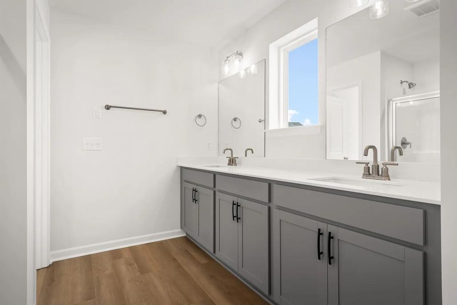 The Beverly A Primary Suite Bathroom