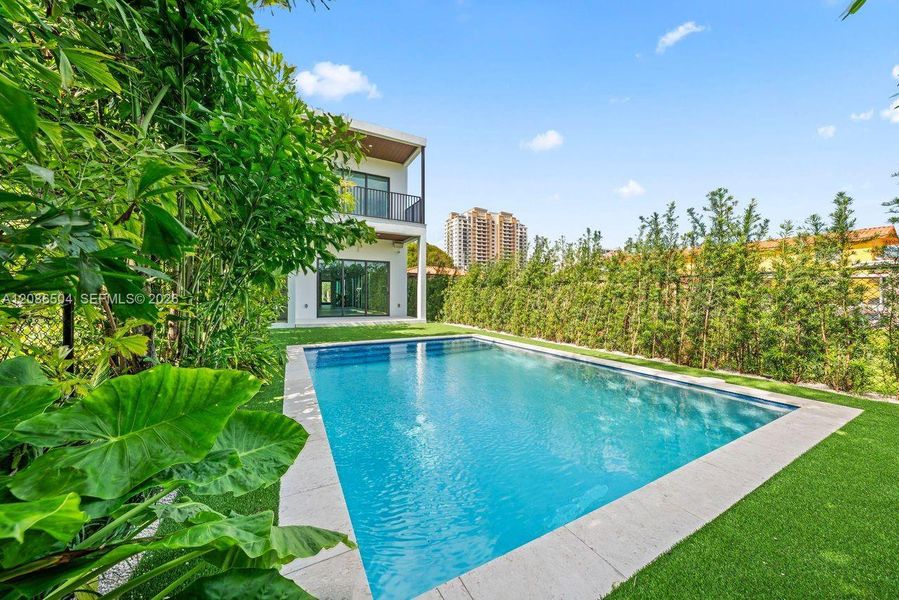 Exterior details and patio area of a home in , Miami (Image 27).