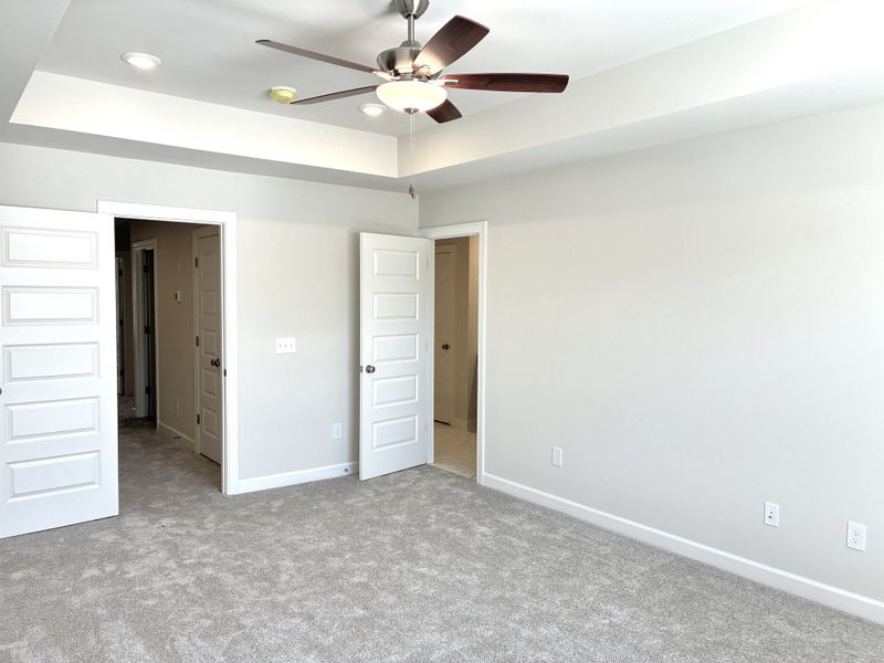 Spacious, unfurnished interior of a new home in Miller Park, Greenville (Image 16).