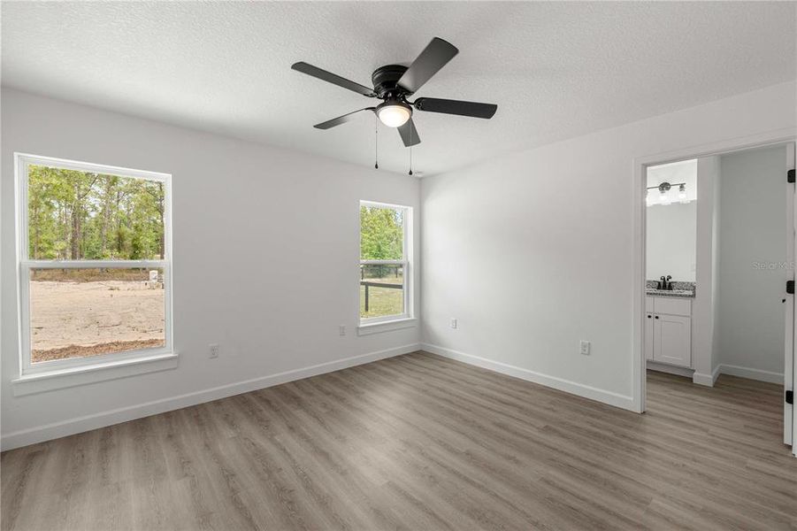 Spacious, unfurnished interior of a new home in , Dunnellon (Image 12).