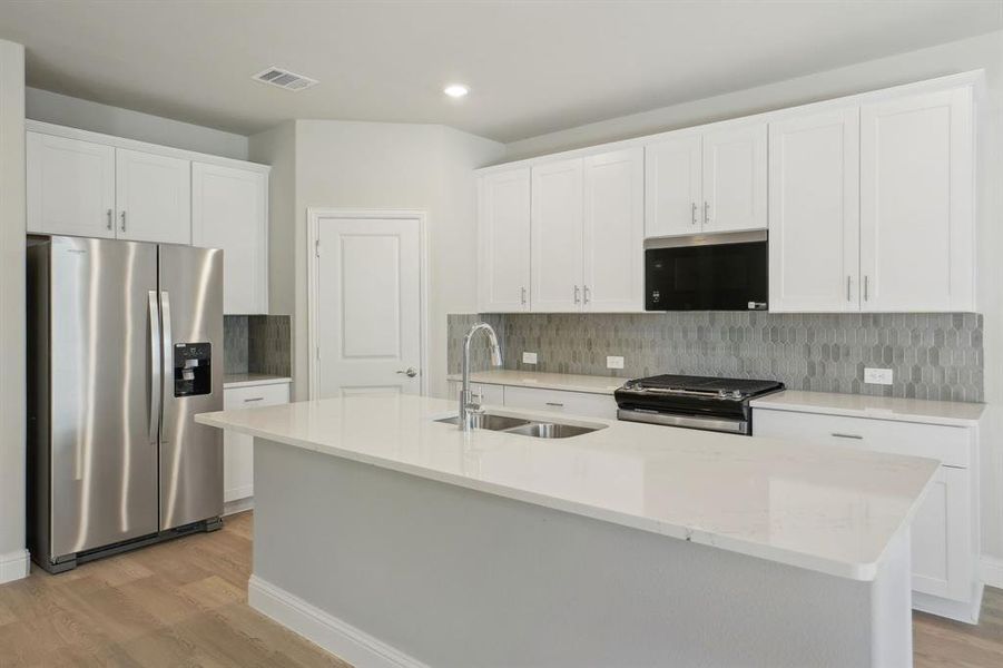 Photo is not of the actual home, but is an inspirational photo of builder’s model home and may depict options, furnishings, and/or decorator features that are not included. Photo is not of the actual home, but is an inspirational photo of builder’s model home and may depict options, furnishings, and/or decorator features that are not included.