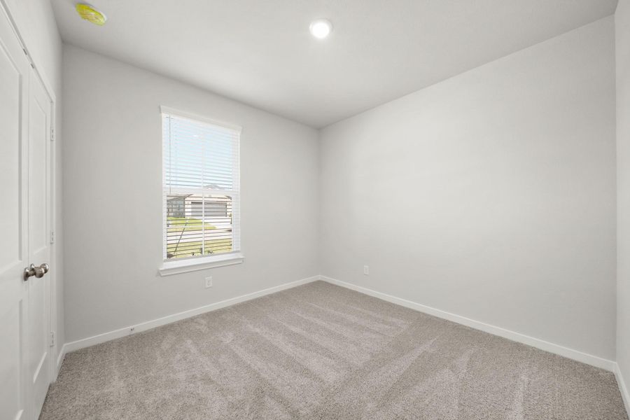 Spacious, unfurnished interior of a new home in Lexington Heights, Willis (Image 19).