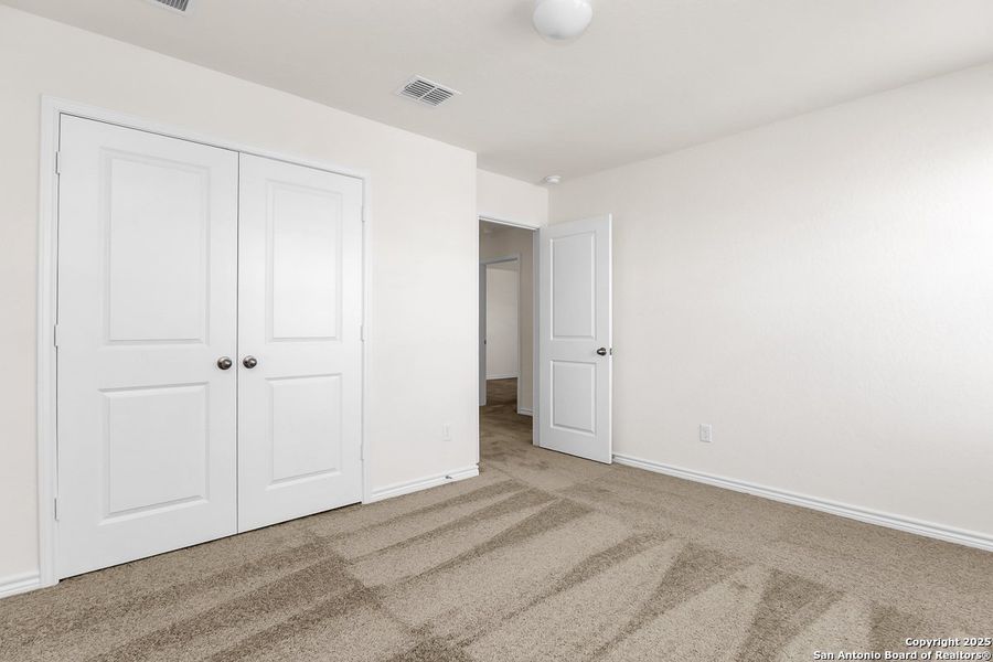Spacious, unfurnished interior of a new home in Knox Ridge, Converse (Image 7).