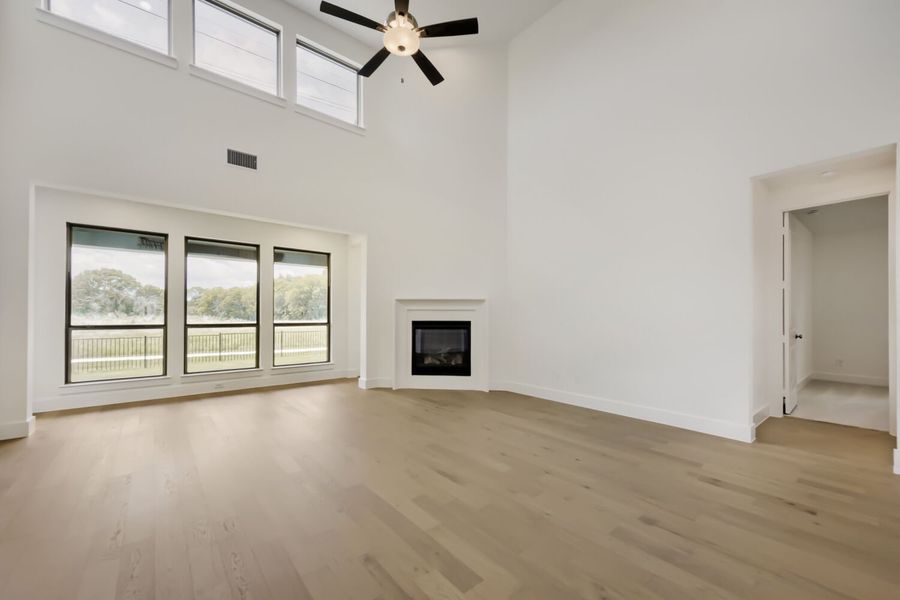 11465 Wulstone - Living Area