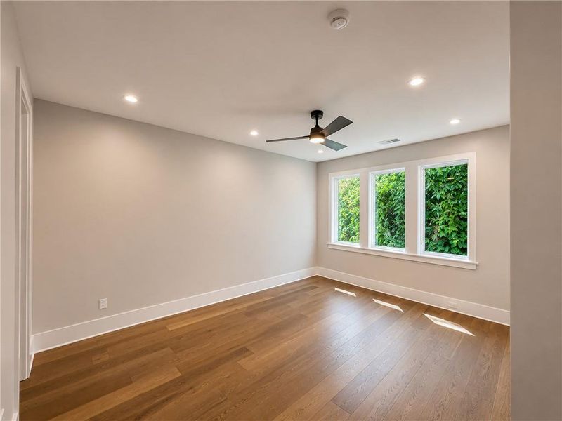 Spacious, unfurnished interior of a new home in , Atlanta (Image 18).