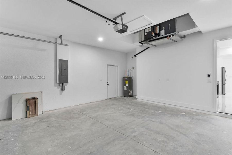 Spacious, unfurnished interior of a new home in , Cape Coral (Image 17). Spacious, unfurnished interior of a new home in , Cape Coral (Image 17).