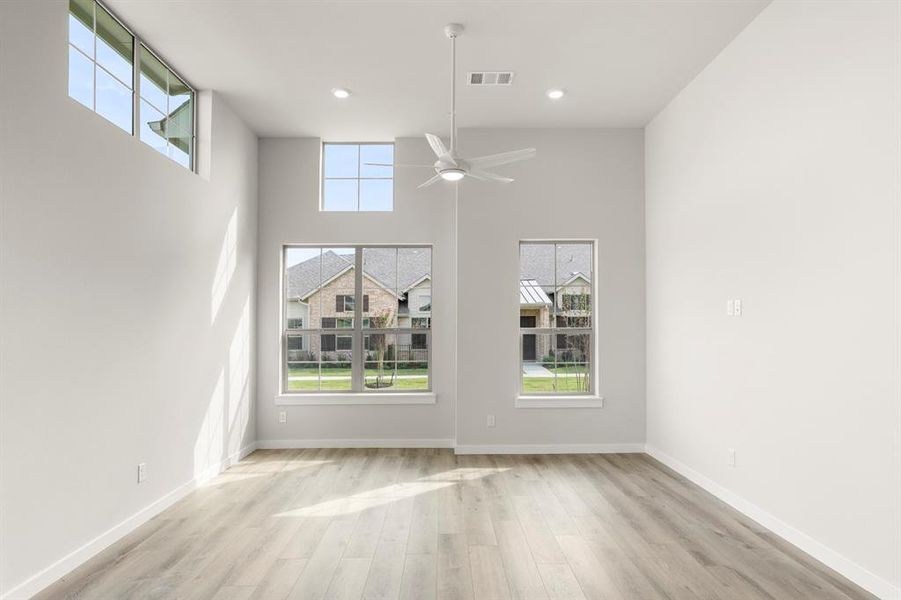 17. 628 Oakridge - Family 17. 628 Oakridge - Family