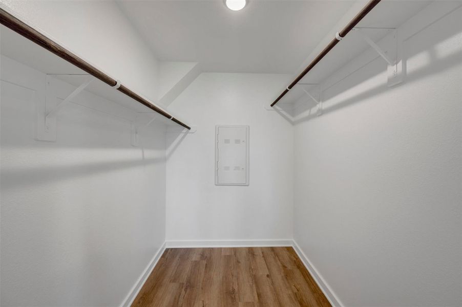 Spacious, unfurnished interior of a new home in Summerview, Fulshear (Image 15). Spacious, unfurnished interior of a new home in Summerview, Fulshear (Image 15).
