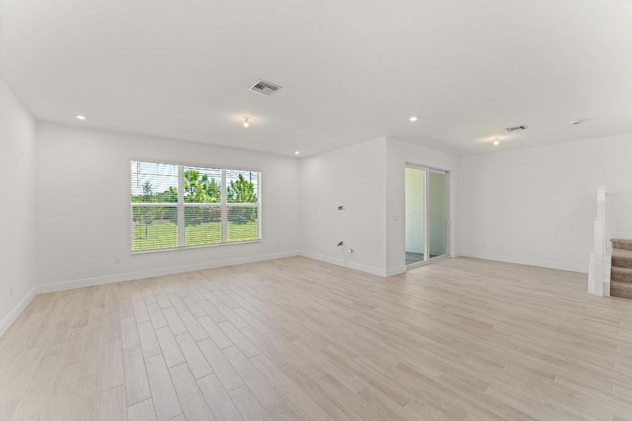 US_SEF_SALINA_LOT 19_great room