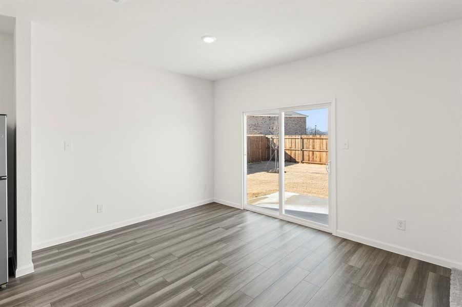 16. 807 Lexington - Dining (2)