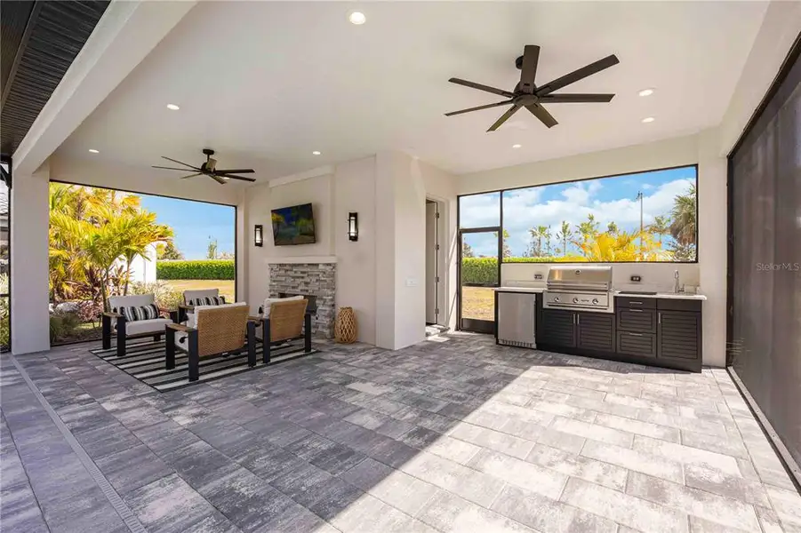 Exterior details and patio area of a home in Gran Place, Venice (Image 3).