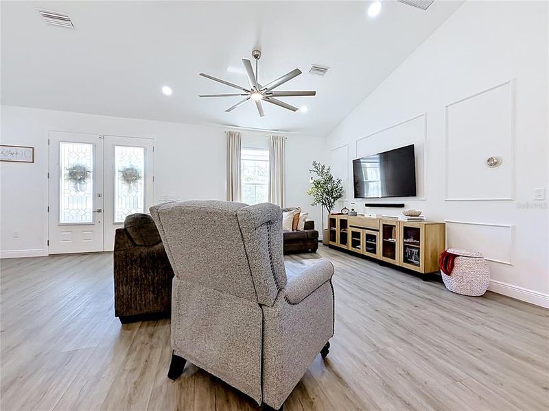 Furnished interior view inside a new home in , Dunnellon (Image 40).
