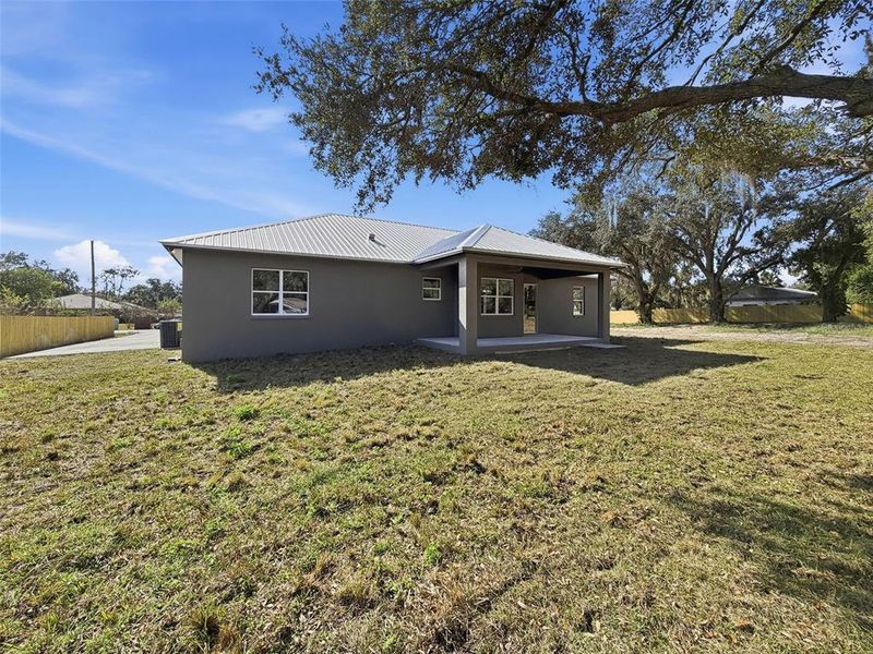 Exterior details and patio area of a home in , Lakeland (Image 33).