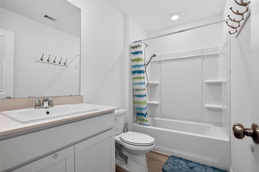 Furnished interior view inside a new home in Anniston, Katy (Image 5).