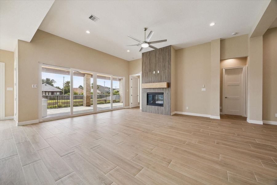 Spacious, unfurnished interior of a new home in , Kemah (Image 22). Spacious, unfurnished interior of a new home in , Kemah (Image 22).