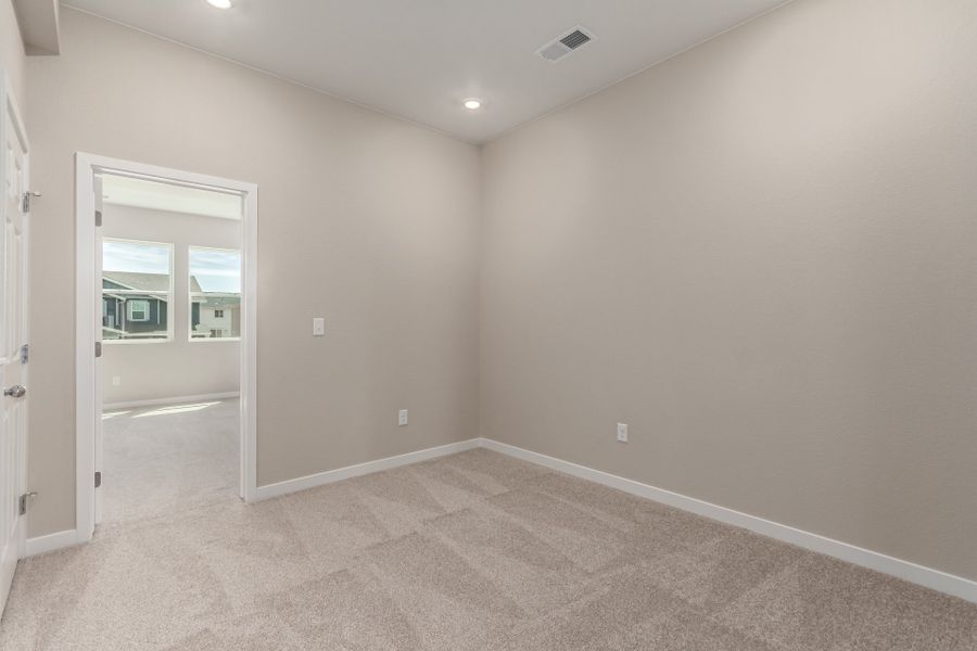 Spacious, unfurnished interior of a new home in Painted Prairie, Aurora (Image 21).