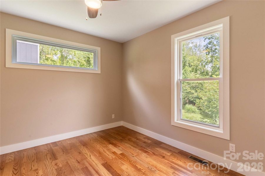 Spacious, unfurnished interior of a new home in , Asheville (Image 20).
