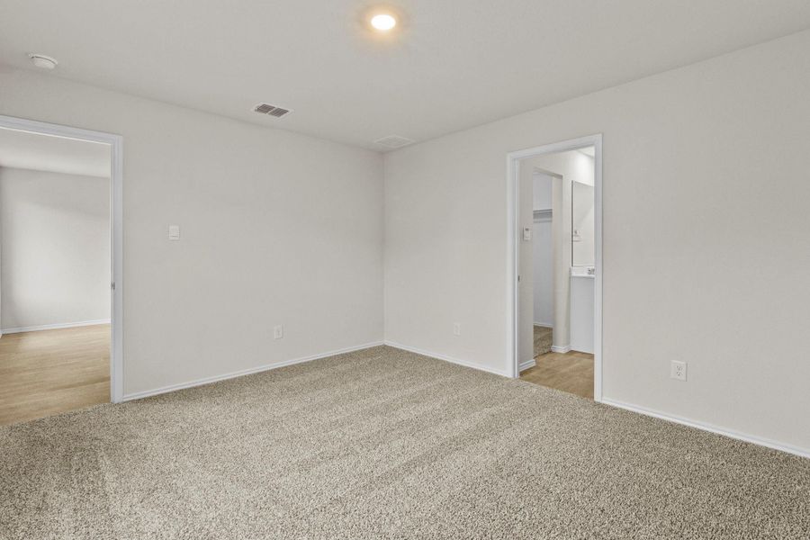 Spacious, unfurnished interior of a new home in Sunset Oaks, Maxwell (Image 22).