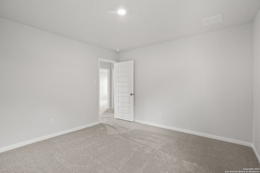Spacious, unfurnished interior of a new home in Timber Creek, San Antonio (Image 18). Spacious, unfurnished interior of a new home in Timber Creek, San Antonio (Image 18).