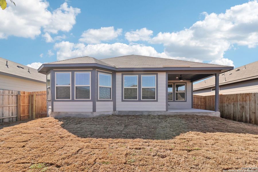 Exterior details and patio area of a home in Catalina, Converse (Image 19).