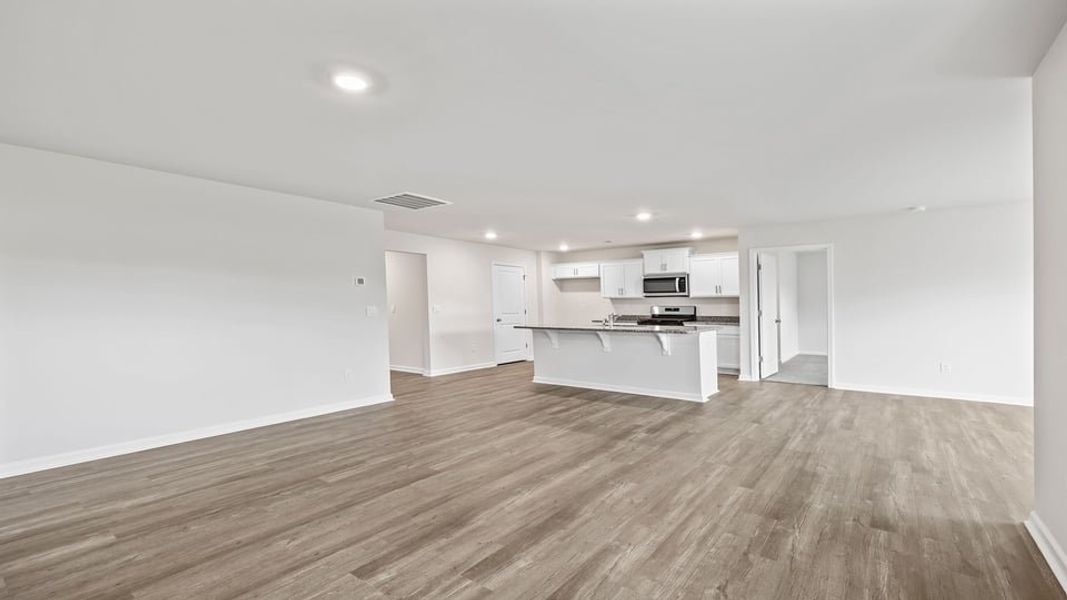 Spacious, unfurnished interior of a new home in Lakestone, Woodruff (Image 23).