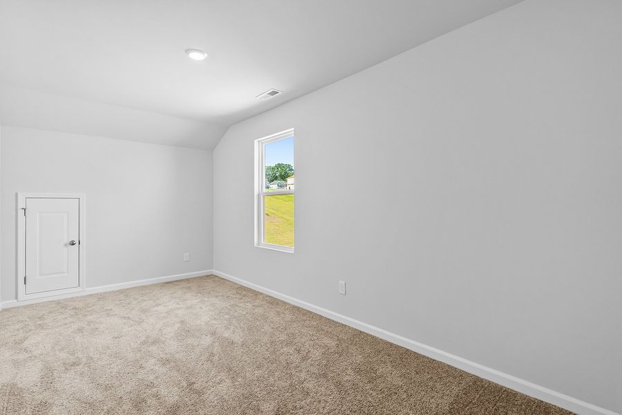 Spacious, unfurnished interior of a new home in Hanes Lake, Winston-Salem (Image 32). Spacious, unfurnished interior of a new home in Hanes Lake, Winston-Salem (Image 32).