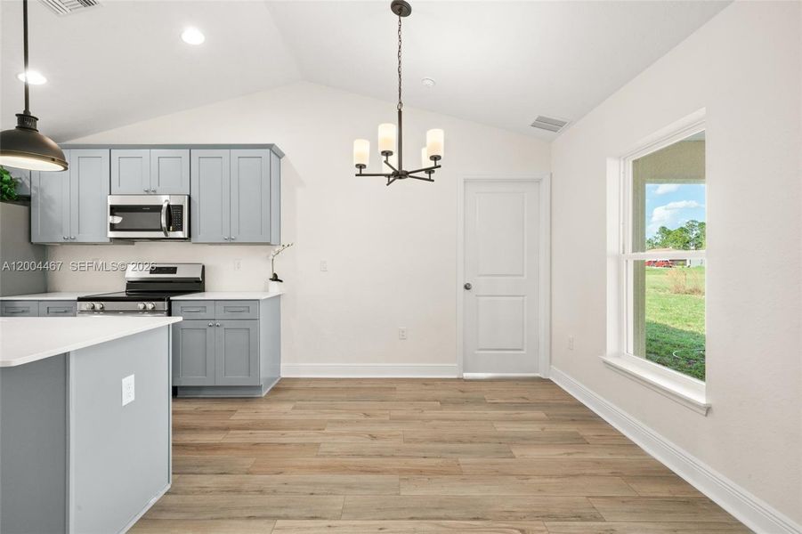 Spacious, unfurnished interior of a new home in , Sebring (Image 25).