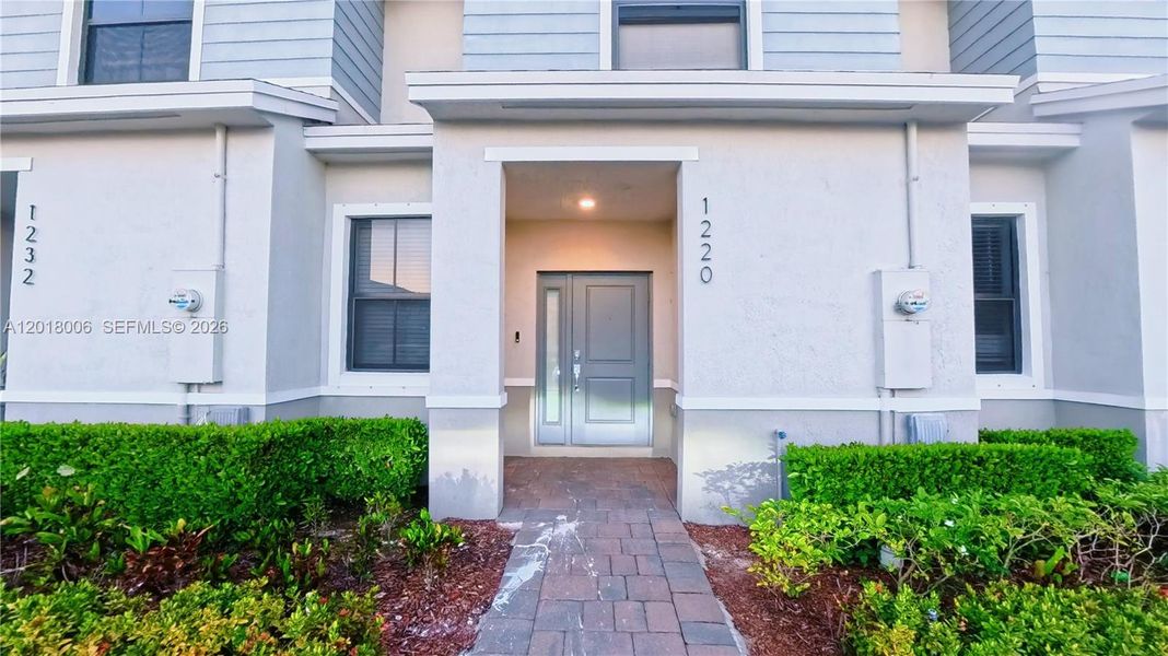 Exterior details and patio area of a home in , Florida City (Image 22).