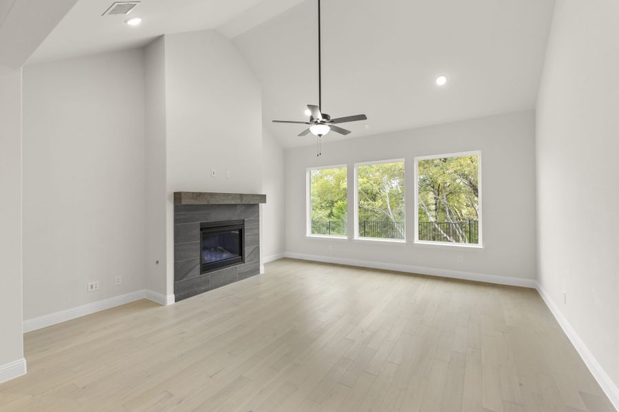 Representative unfurnished interior of a home built from the Preston by Pacesetter Homes in Park Hills, Rockwall (Image 14).