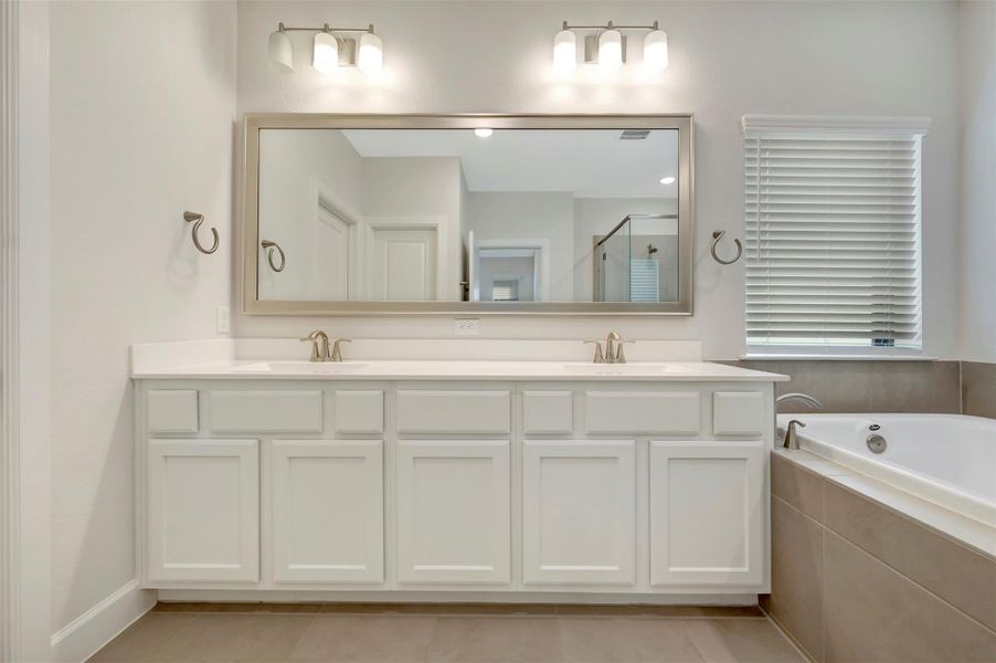 Furnished interior view inside a new home in Indigo 35’ Homesites, Richmond (Image 10).