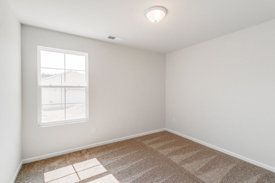 Spacious, unfurnished interior of a new home in Winston Point, Gilbert (Image 30).