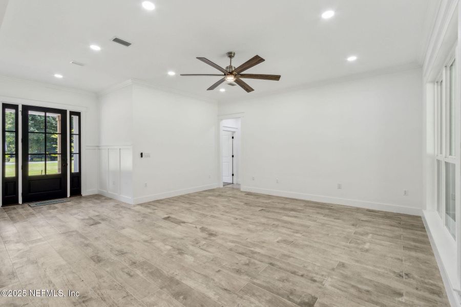 Spacious, unfurnished interior of a new home in , Fernandina Beach (Image 20).