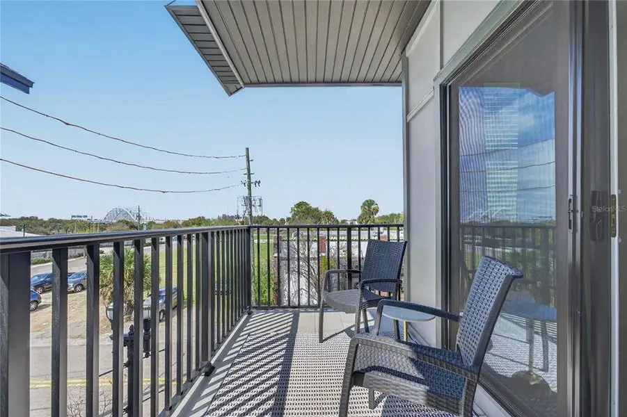 Exterior details and patio area of a home in , Jacksonville (Image 4).