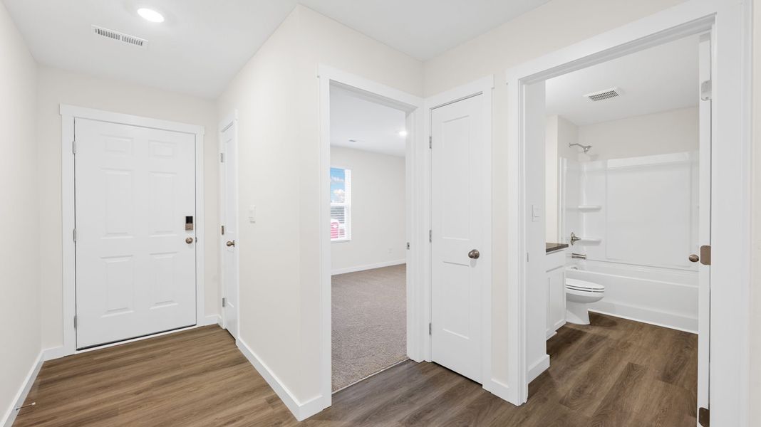 Spacious, unfurnished interior of a new home in Timber Creek, Rossville (Image 11).