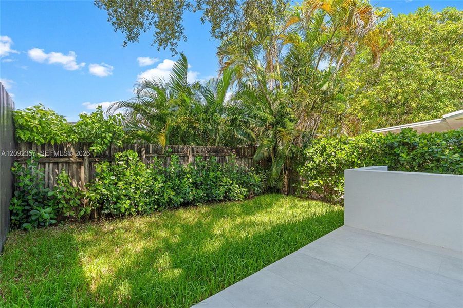 Exterior details and patio area of a home in , Miami (Image 4).