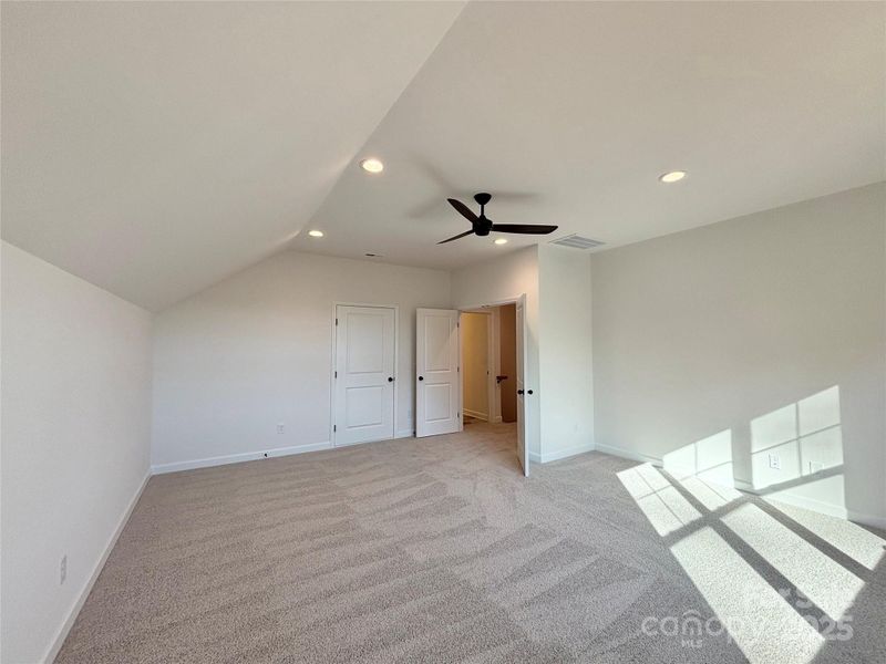 Spacious, unfurnished interior of a new home in Red Hill, Concord (Image 26).