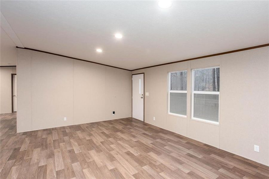 Spacious, unfurnished interior of a new home in , Dallas (Image 31).