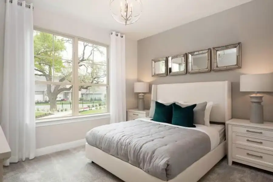 Photo of Pulte model home with same floor plan, not of actual home listed. Photo of Pulte model home with same floor plan, not of actual home listed.