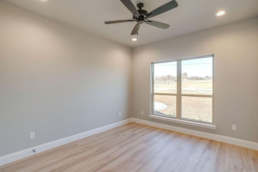 Spacious, unfurnished interior of a new home in , Weatherford (Image 19).