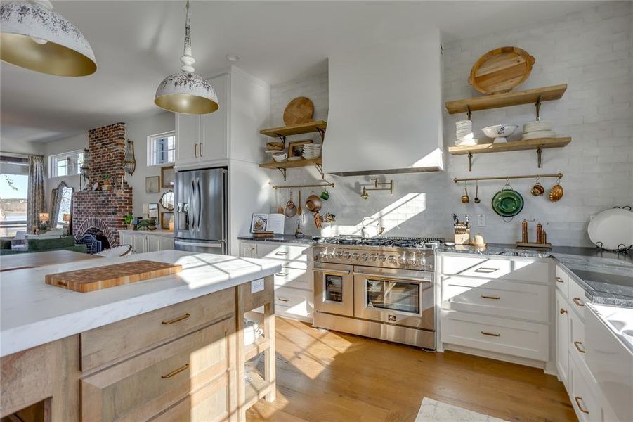 Furnished interior view inside a new home in , Weatherford (Image 7).